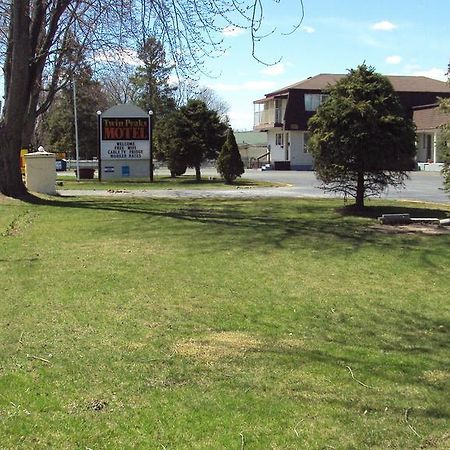 Twin Peaks Motel Napanee Eksteriør billede