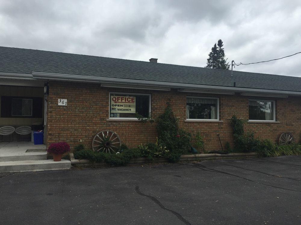 Twin Peaks Motel Napanee Eksteriør billede