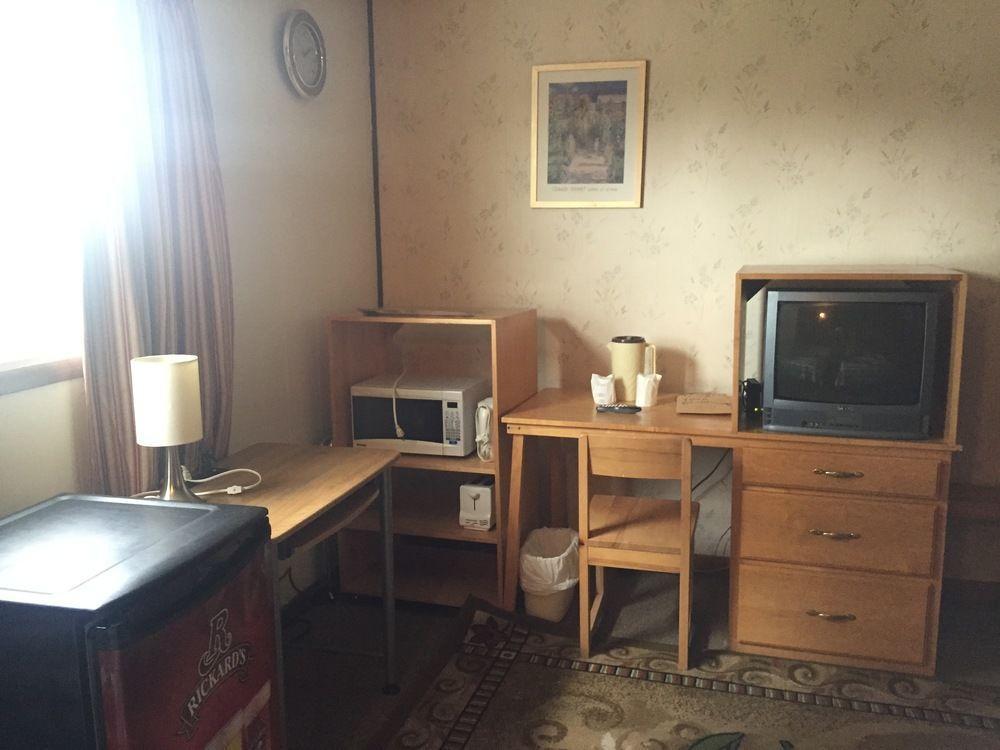 Twin Peaks Motel Napanee Eksteriør billede