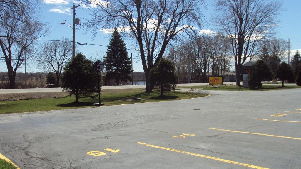 Twin Peaks Motel Napanee Eksteriør billede